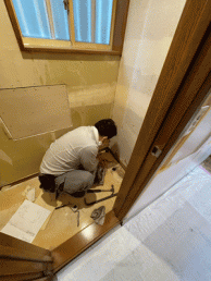 ホワイト系織物調のクロスでより空間を広く感じるトイレ 世田谷区S様邸 ホワイト系織物調のクロスでより空間を広く感じるトイレ 世田谷区S様邸